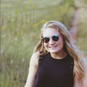 Meet your Posher, Bailey